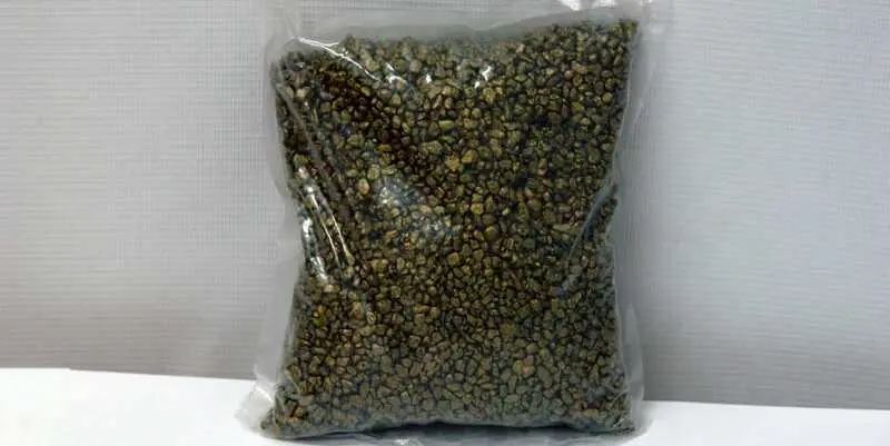 Грунт цветной перламутровй 3-5мм 1кг